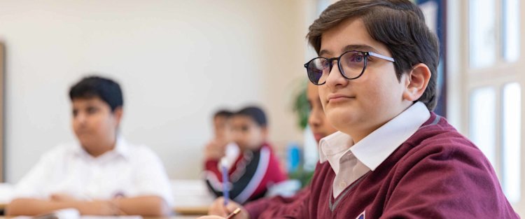 هل حان الوقت لحظر استخدام الهواتف المحمولة في المدارس؟