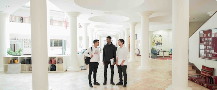 ما الذي يجعل من أكاديمية قطر- الدوحة وجهةً تعليمية متميّزة؟