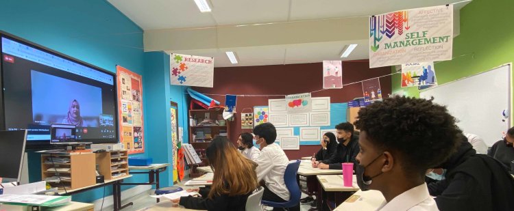 طلاب مؤسسة قطر يشاركون في ترجمة رواية لجعلها في متناول القرّاء من كلّ القدرات
