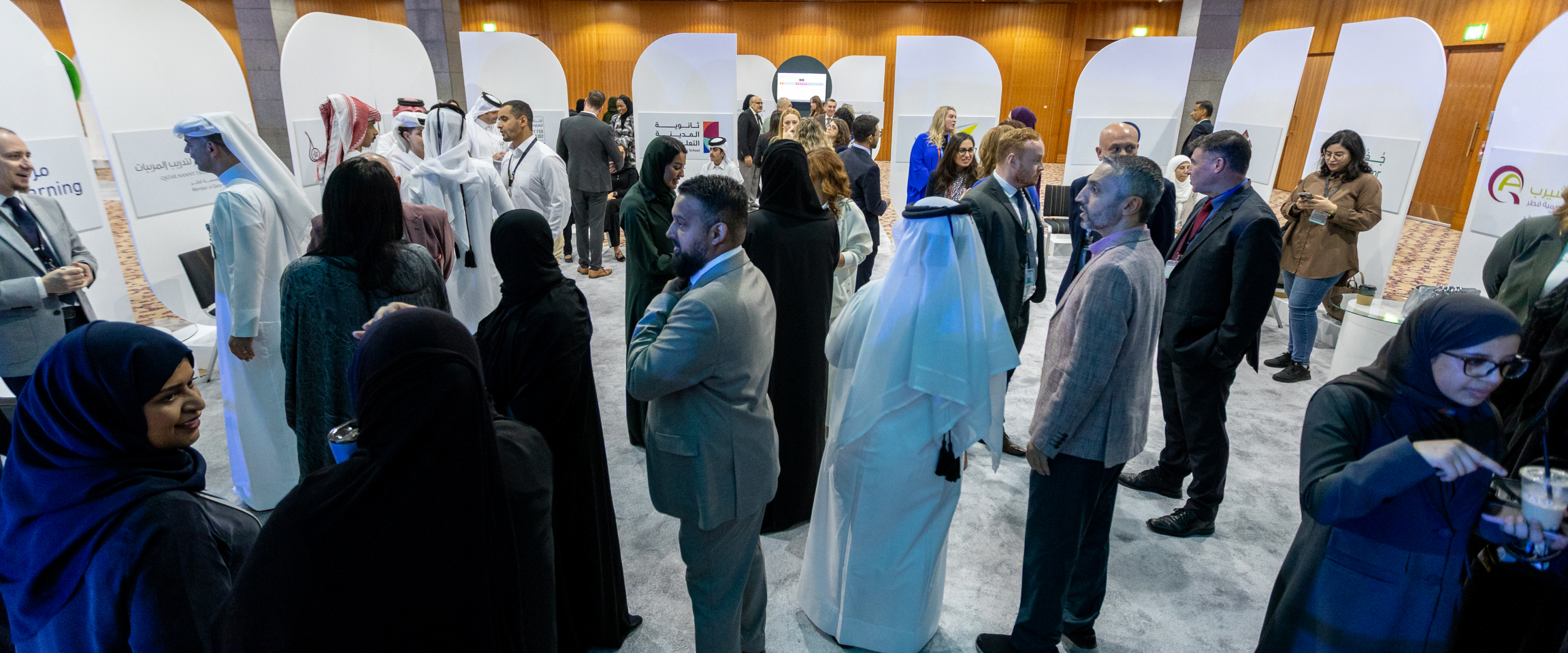 حين تسقط الحواجز يصبح التعاون جسرًا للمعرفة  