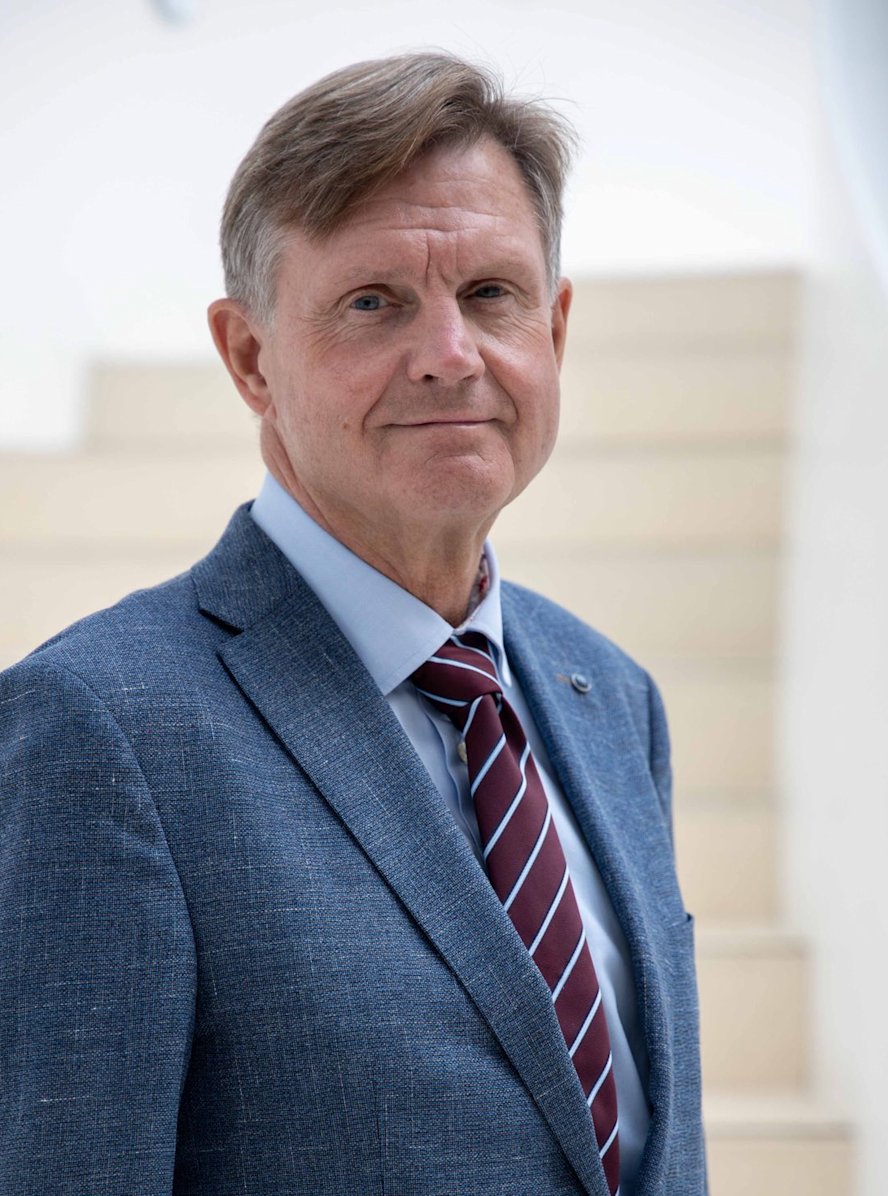 Leslie A. Pal - QF - V1