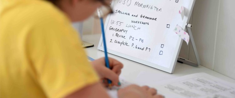 تعليم الأطفال بالمنزل أثناء التعافي من فيروس كورونا (كوفيد -19)