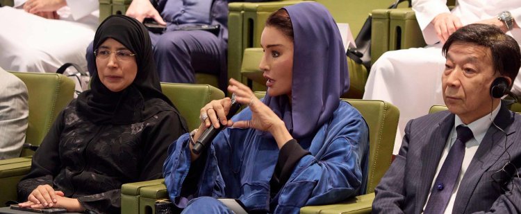 Her Highness Sheikha Moza attends discussion on applying precision health in clinical practice
