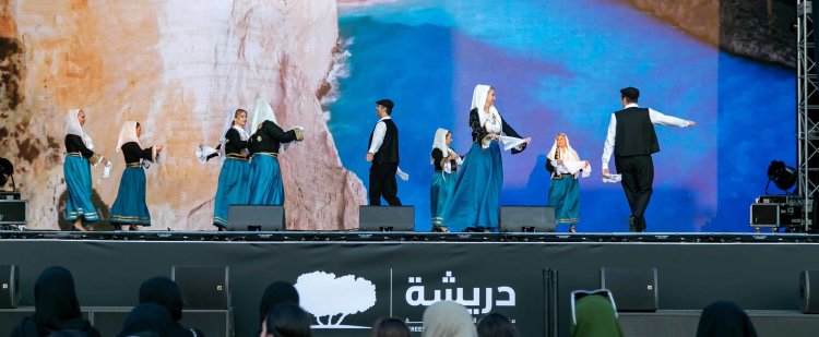 سعادة الشيخة هند بنت حمد تحضر ختام فعاليات مهرجان دريشة للفنون الأدائية