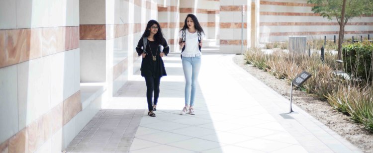 كيف تدعم مؤسسة قطر الطلاب الذين يعيشون في الحرم الجامعي أثناء فترة الإغلاق؟ 