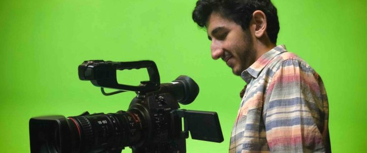 خريج جامعة نورثويسترن في قطر وصانع أفلام ناشئ يتخطى صعوبات الجائحة ويواصل شغفه بصناعة الأفلام 