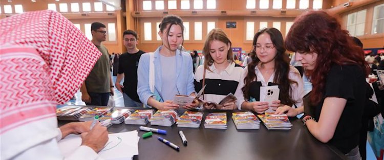 Opening a new chapter: the leap from school to university, through the eyes of QF students