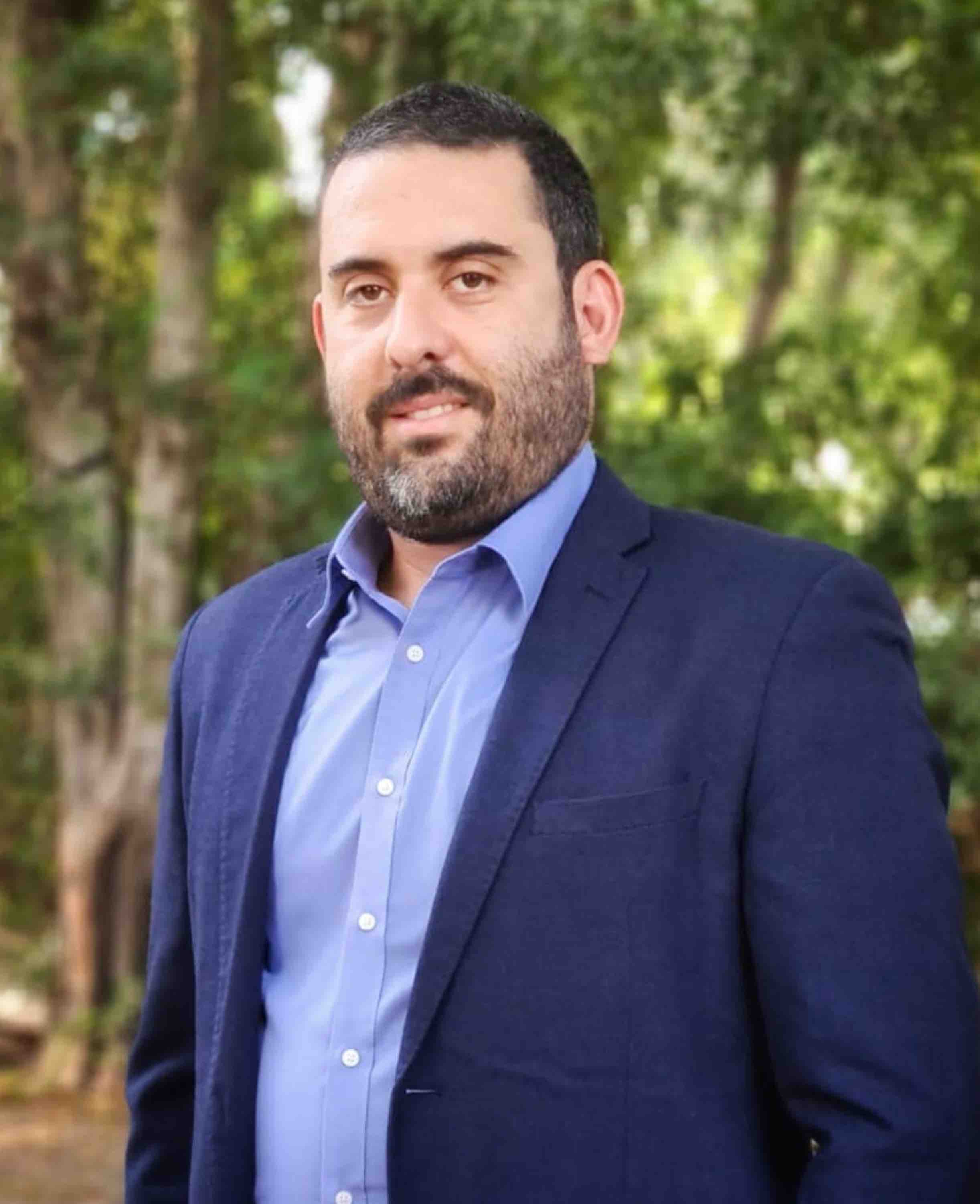 Caption 1 - Mehdi Benchaabane - 01