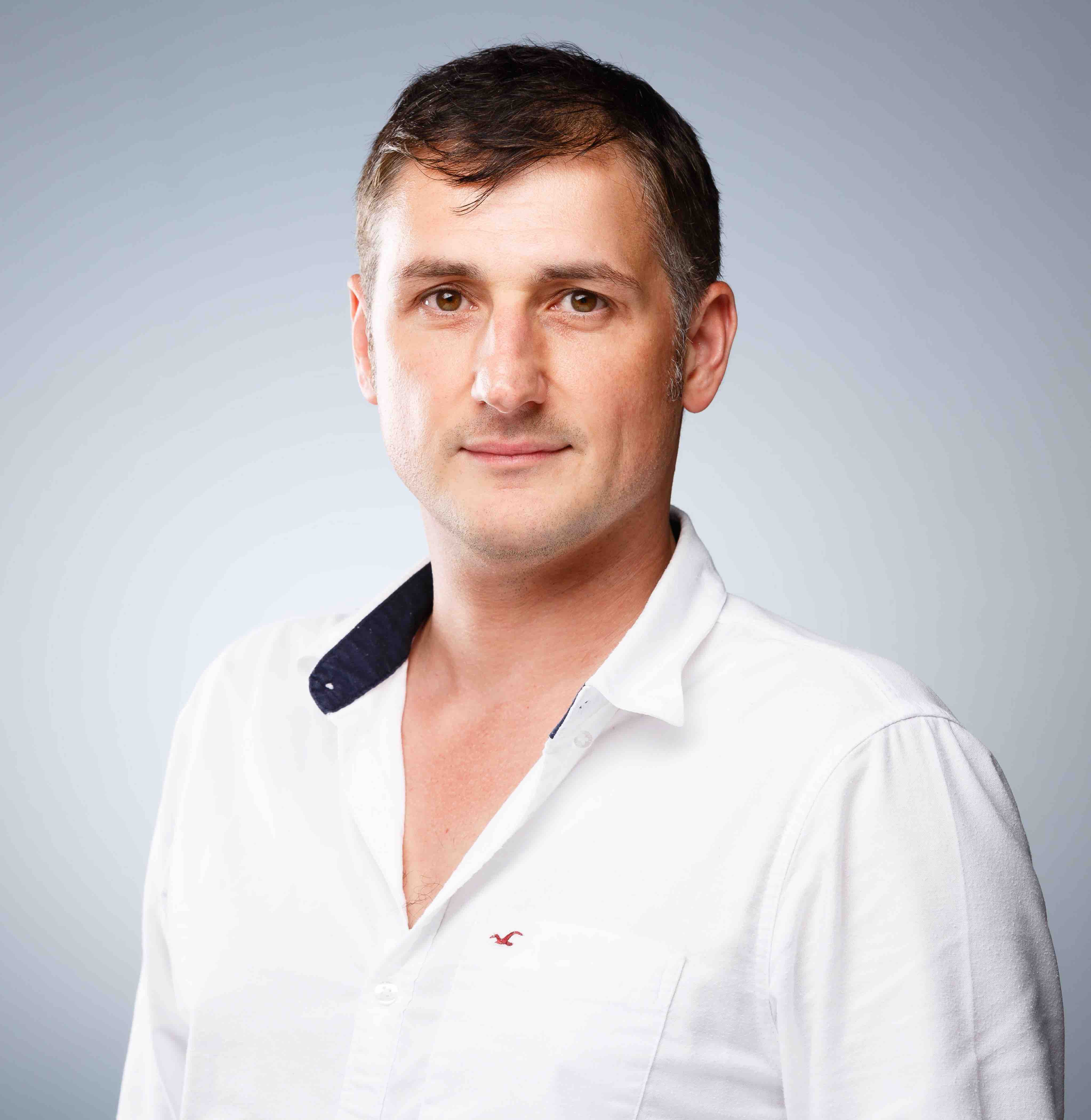 In his own words: Digitally dusting off the pages of history - NUQ - QF - Teaser Ar