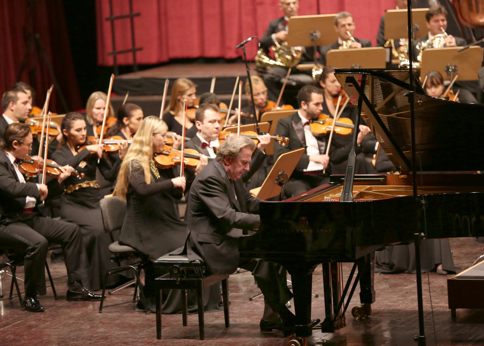 COM028 - Qatar Philharmonic Orchestra