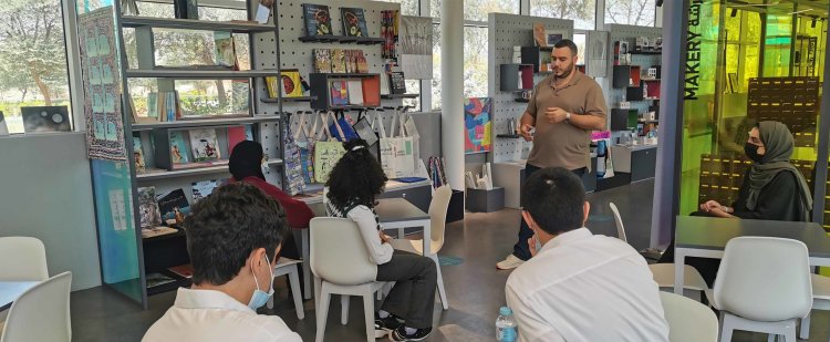 طلاب مؤسسة قطر يُشاركون في مشروع تصميم يجمع بين الإبداع الفني وإعادة التدوير