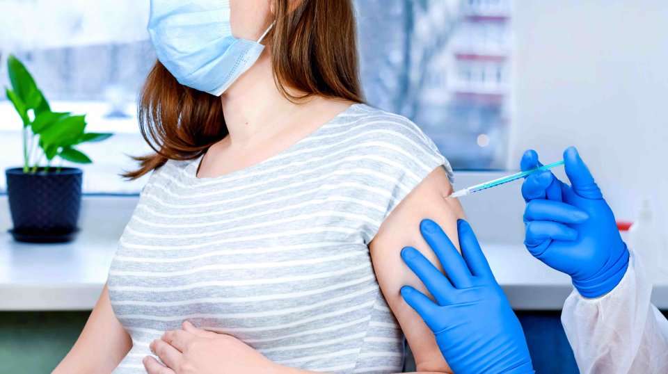 QF OBGYN discusses if pregnant or breastfeeding women should take the COVID-19 vaccine