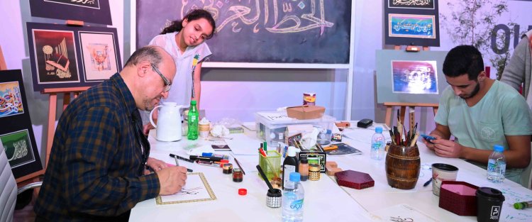 Darb Al Saai visitors discover the beauty of Arabic calligraphy