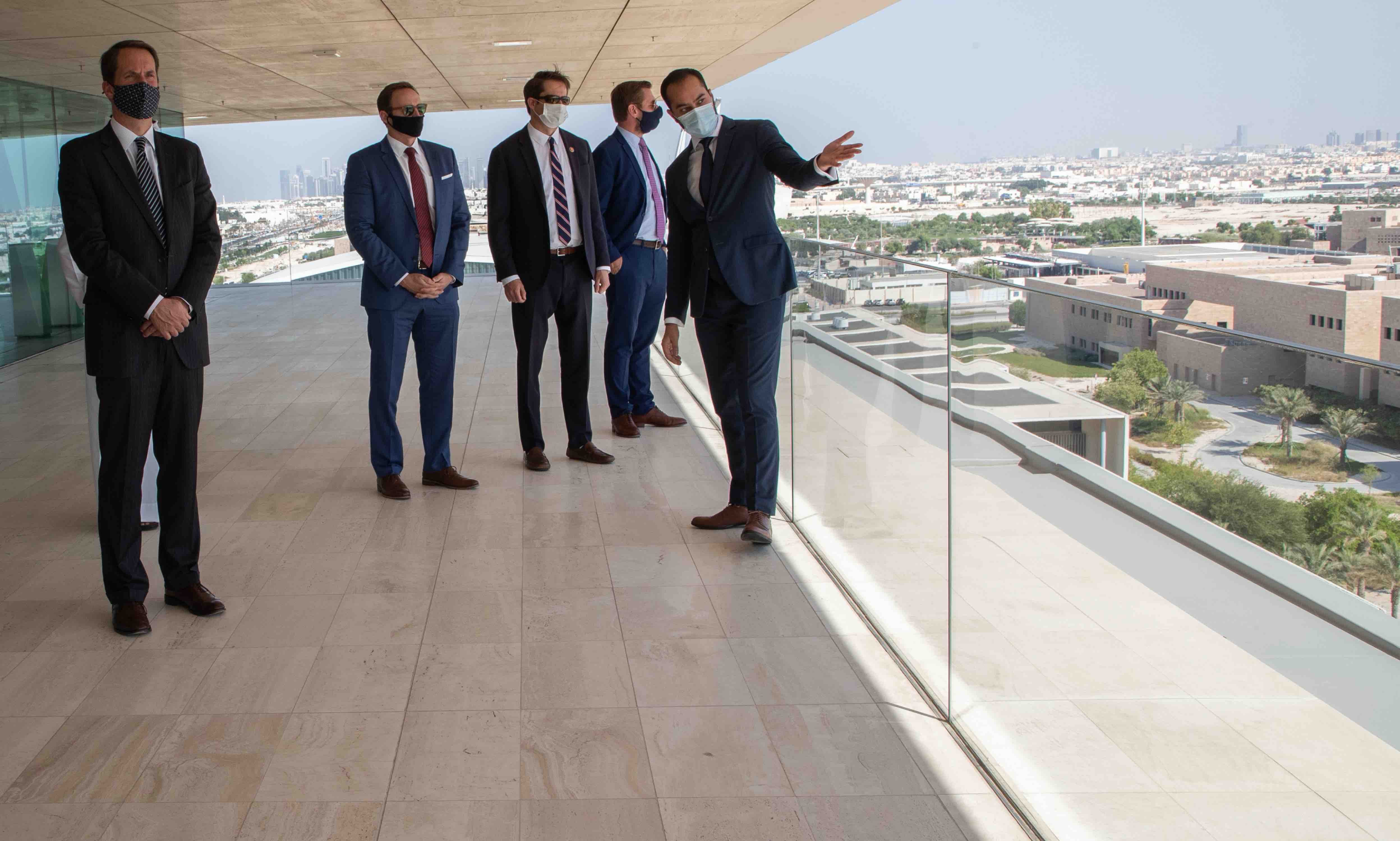 Caption 1 - US Congressmen QF Visit Image 4 - 01