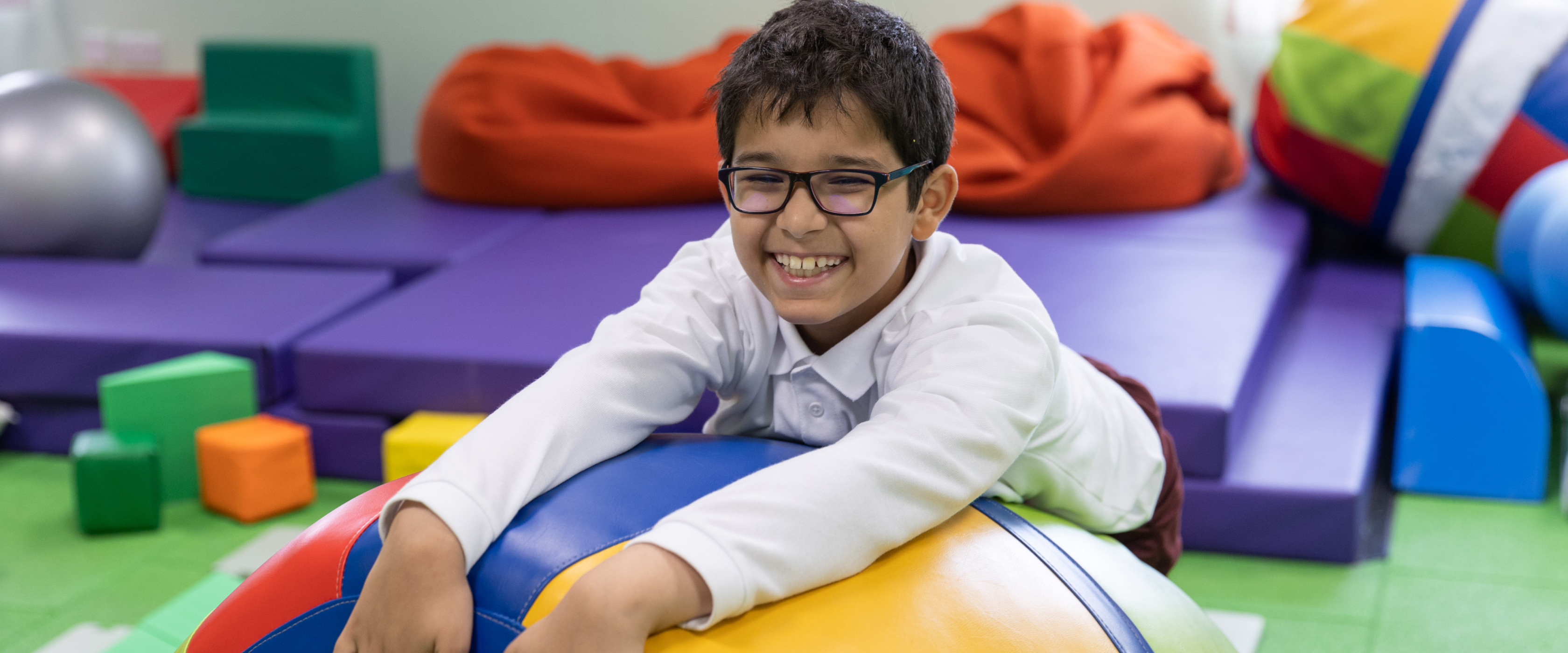 أكاديمية ريناد تحصل على اعتماد الجمعية الوطنية للتوحّد في المملكة المتحدة