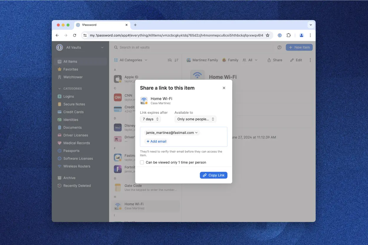L'estensione per browser 1Password che mostra la finestra di dialogo "Condividi un link a questo elemento". La finestra di dialogo mostra un indirizzo e-mail e le opzioni per impostare la scadenza del link su 7 giorni e per renderlo disponibile a "Solo alcune persone". È presente una casella di controllo con il testo "Può essere visualizzato solo una volta per persona" e i pulsanti "Condividi link" e "Copia link".