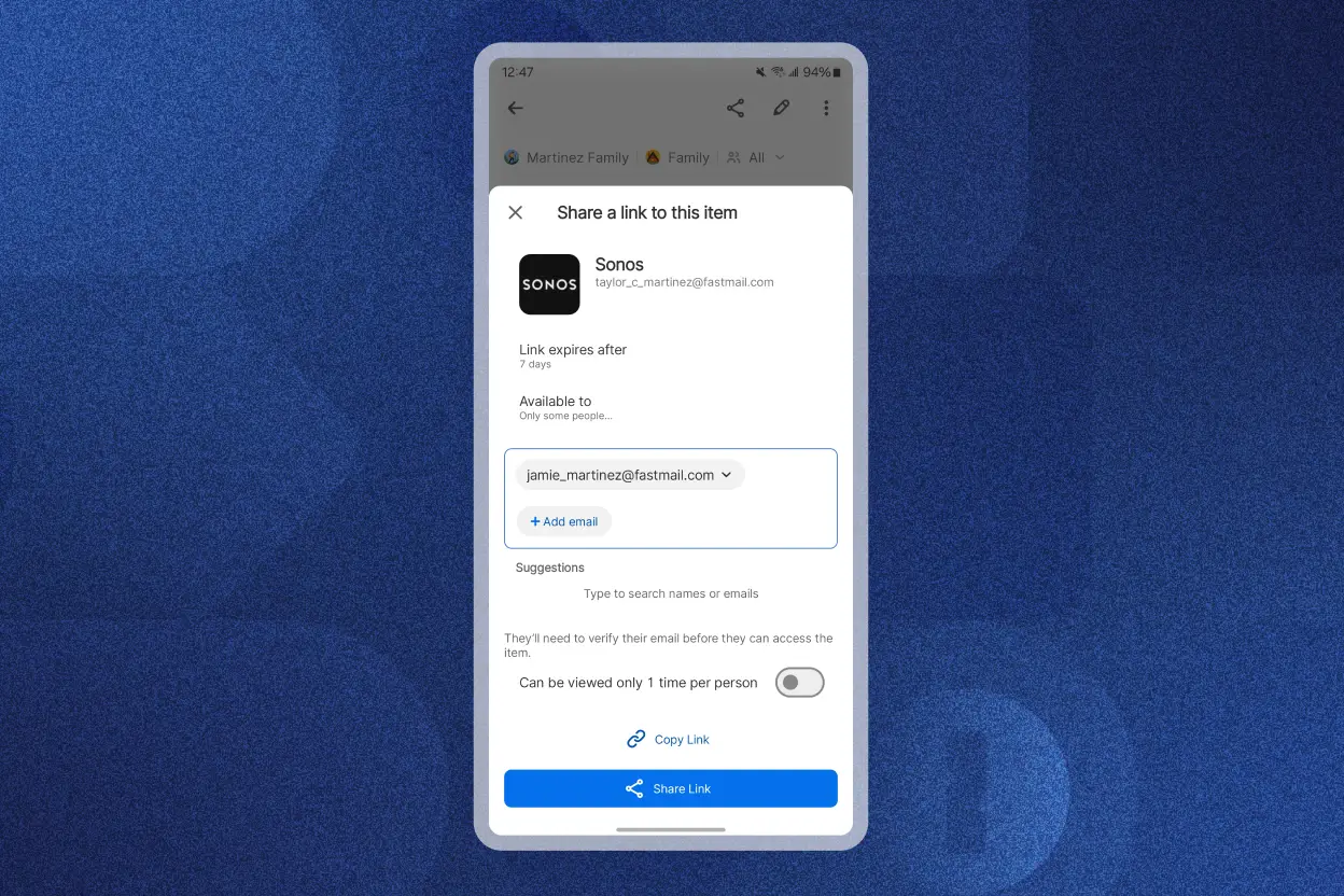 L'application 1Password avec sa fenêtre de dialogue affichant « communiquer un lien vers cet élément ». Cette fenêtre montre une adresse électronique, l’option de limiter la validité du lien à 7 jours et celle de ne le rendre utilisable que par « certaines personnes seulement ». On y voit également une case à cocher avec la mention « restreindre le nombre de vues à une par personne » ainsi que des boutons marqués « communiquer ce lien » et « copier ce lien ».