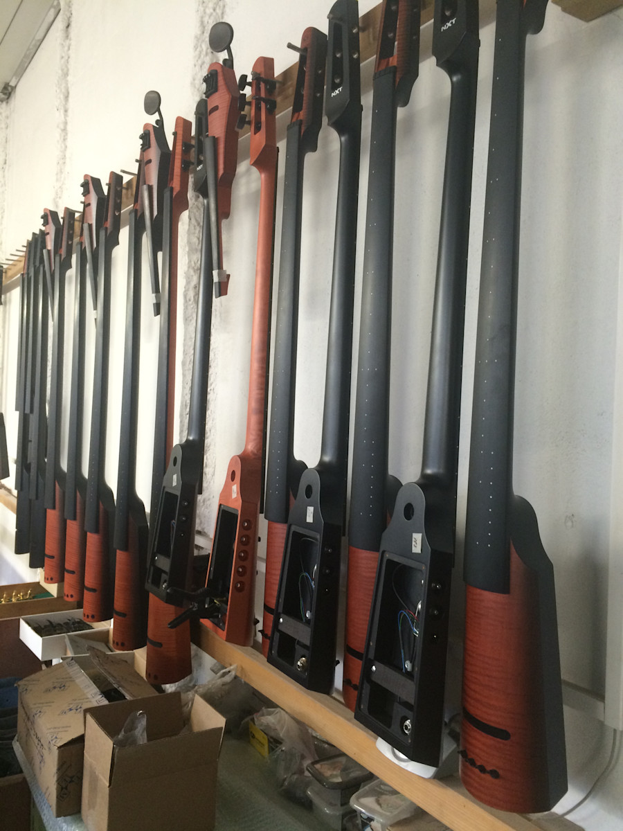 Richlite-Guitars-Black-Diamond-NBE-1