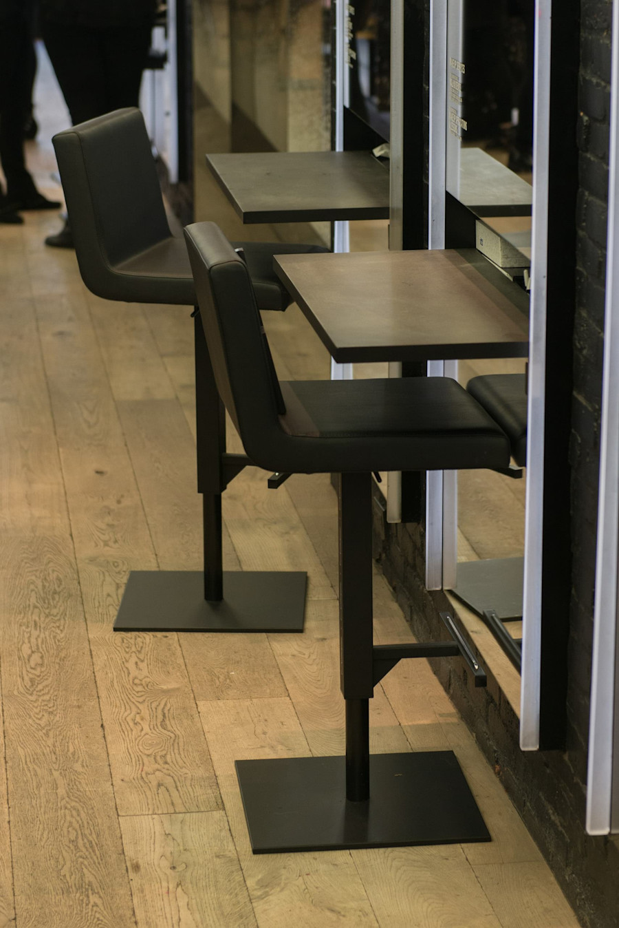 Mac Cosmetics Richlite Fixtures & Furniture 3