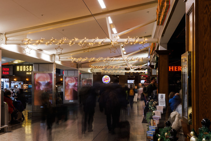Deck the check-in hall... Sustainable decorations bring Christmas to EDI