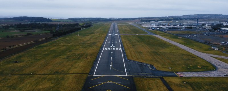 One runway but two directions. Why does Edinburgh Airport's arrival and departure route change?
