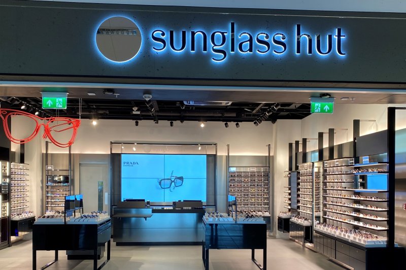 Sunglass Hut 