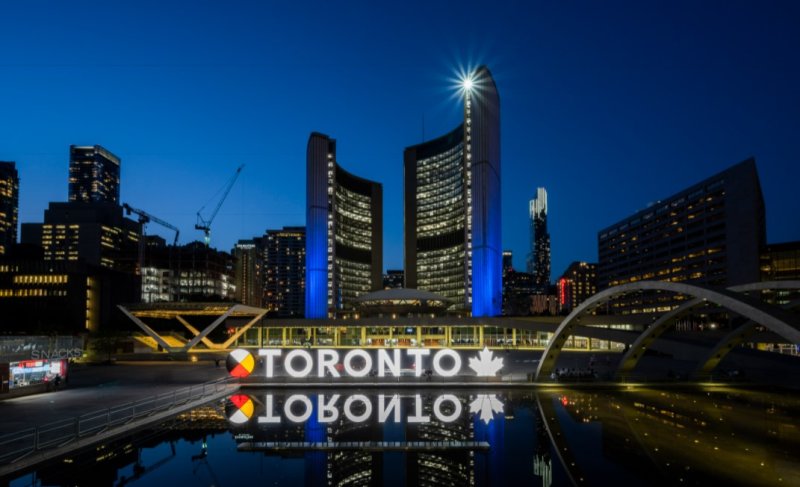 Toronto Nathan Phillips Square