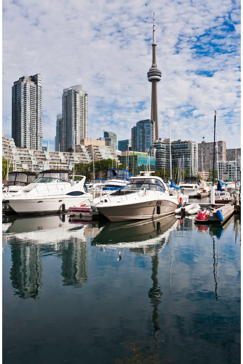 Toronto skyline boats