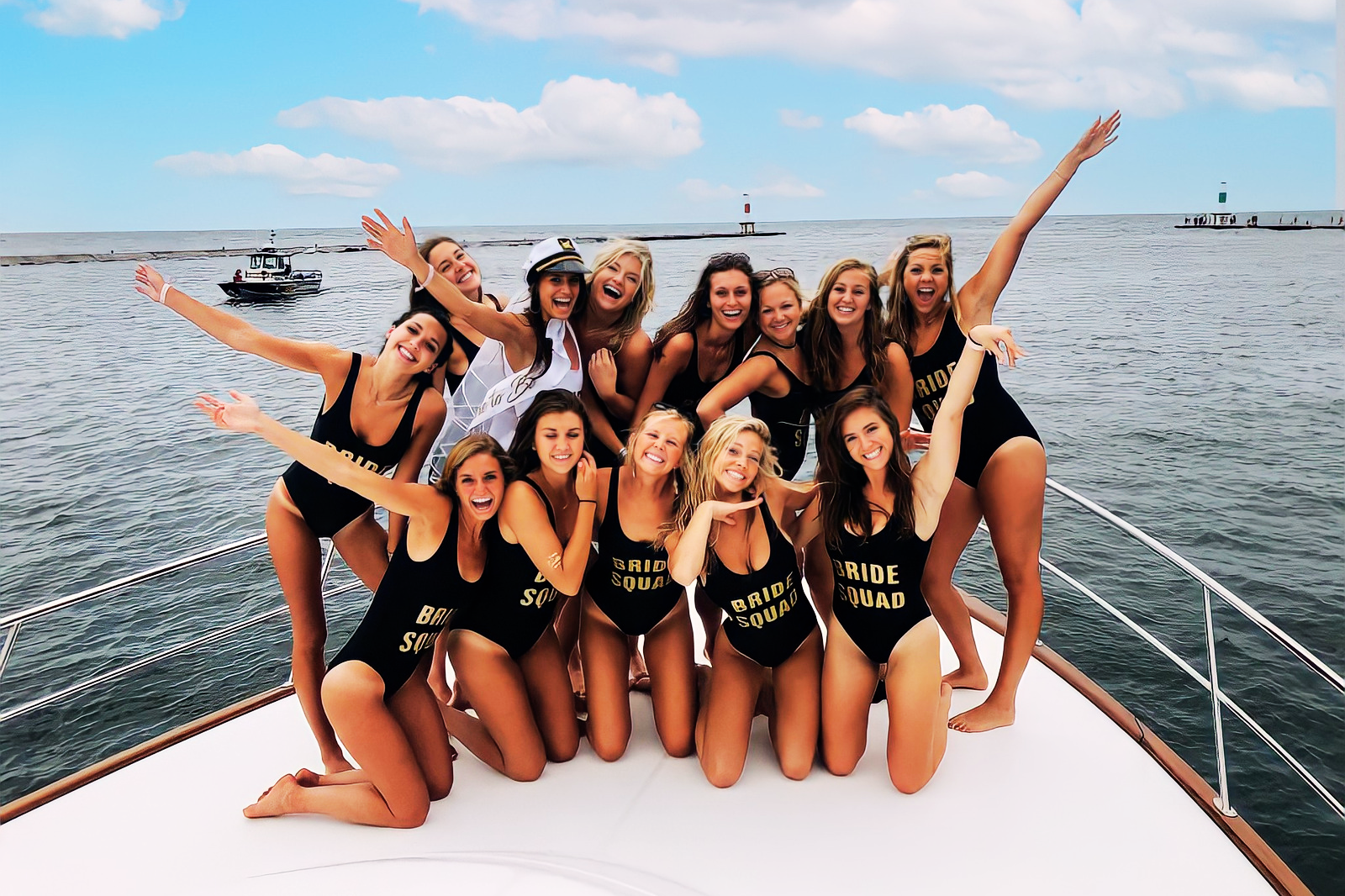 Bachelorette boat party group 