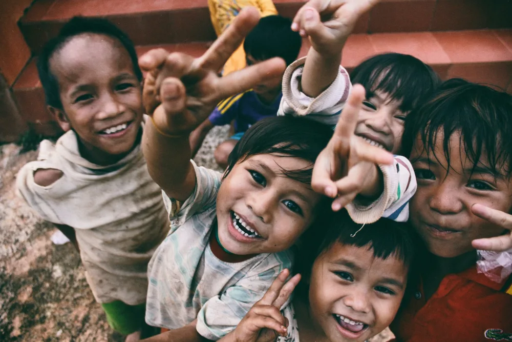 children-smiling-refugee