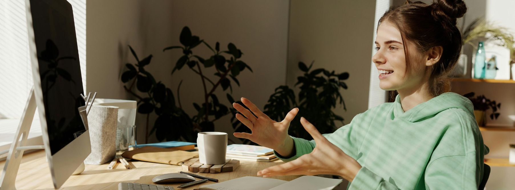 girl looking for a language exchange partner online