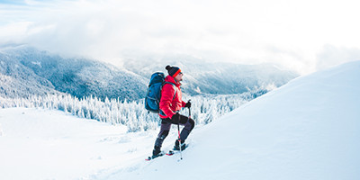 Was benötigt man für eine Schneeschuhwanderung?