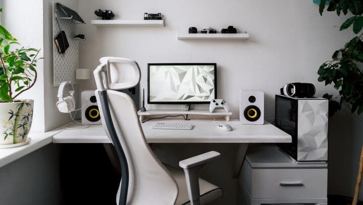 Gaming-Zimmer möbel, Design, Schreibtisch, Stühle