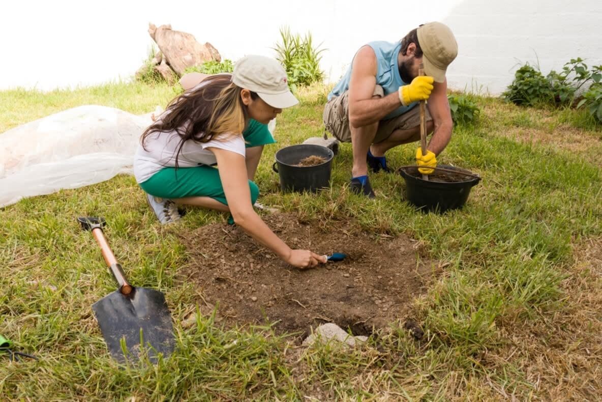 Für ultimatives Wohlfühlen wird die Feuerstelle selbst gebaut. 