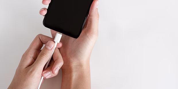 Ladekabel und Ladestationen für Smartphones online kaufen - shöpping.at