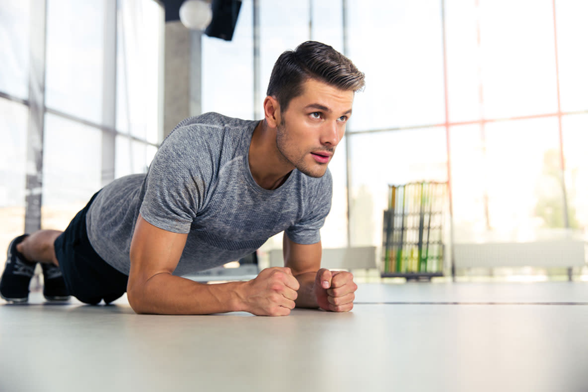 Planks zählen zu den bekanntesten Sixpack-Übungen.
