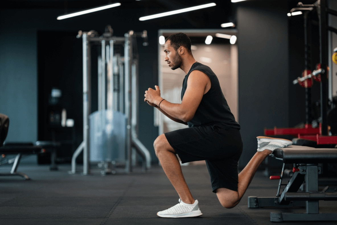 Nur mit der richtigen Ausführung führen die Bulgarian Split Squats zum gewünschten Trainingserfolg.