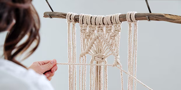 DIY Wanddekoration - mit Makramee, Moosbildern, neuem Anstrich und mehr