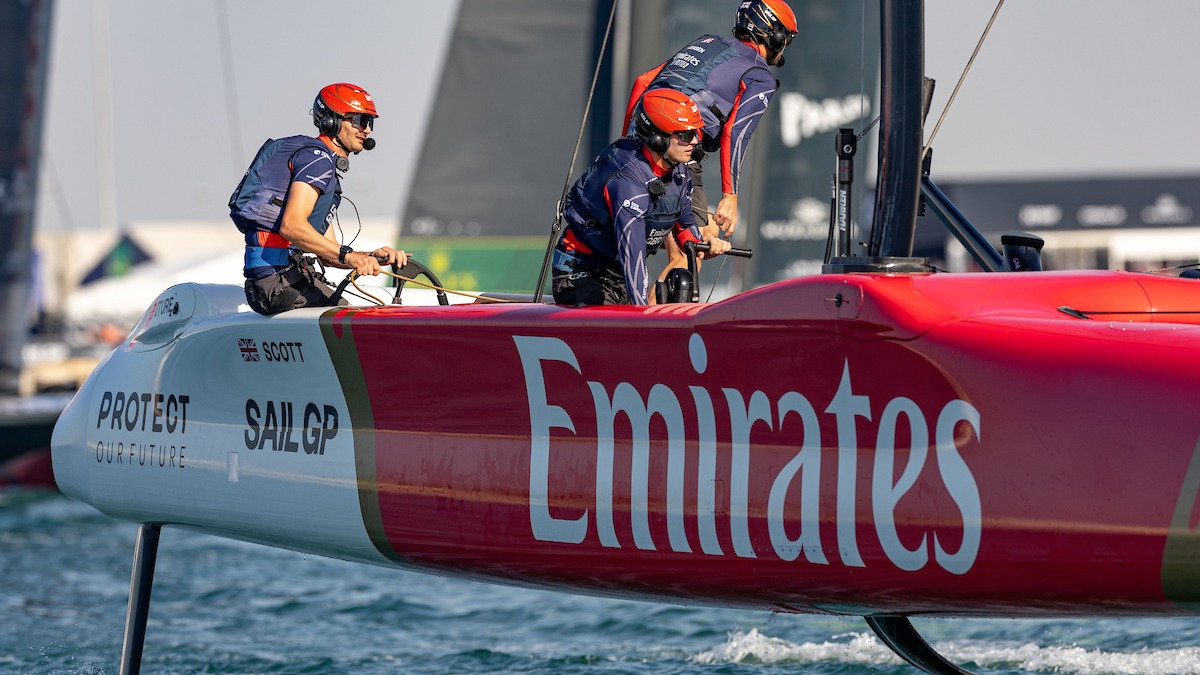 Season 4 // Emirates GBR on Abu Dhabi practice racing day 