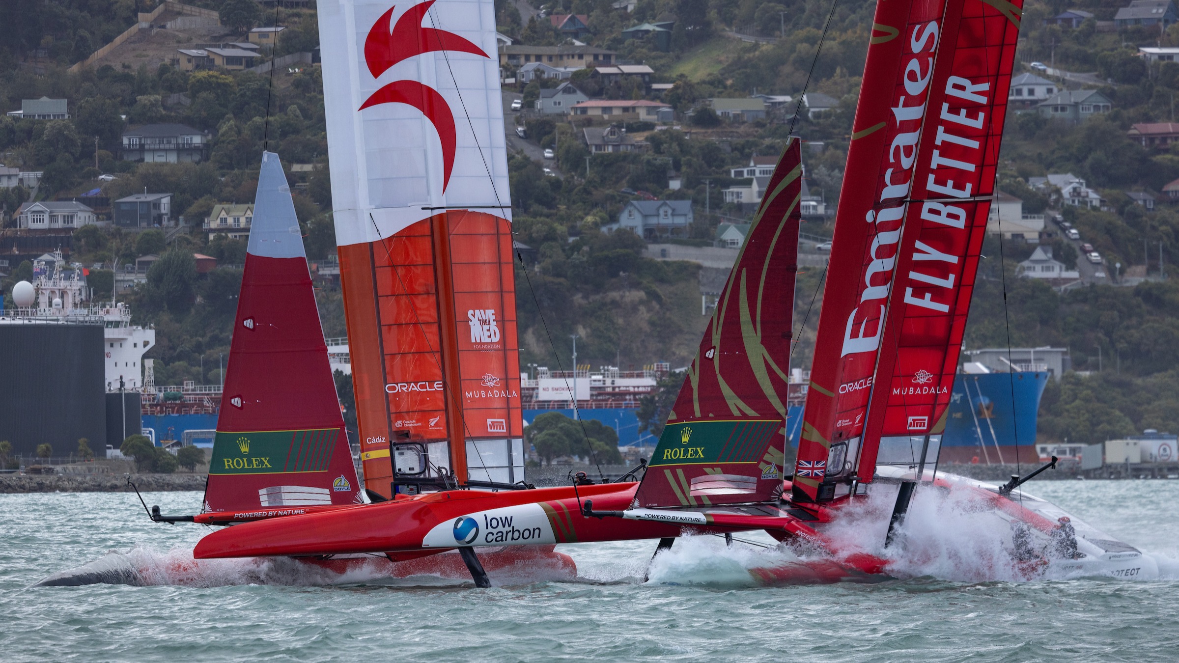 Season 4 // Close up of Spain and Emirates GBR crash in Christchurch practice racing