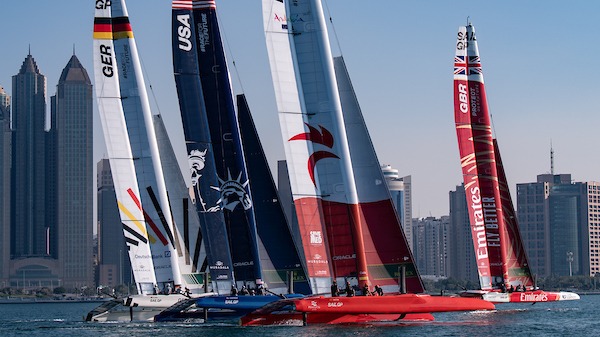 Season 4 // USA with F50 fleet on Abu Dhabi practice day 