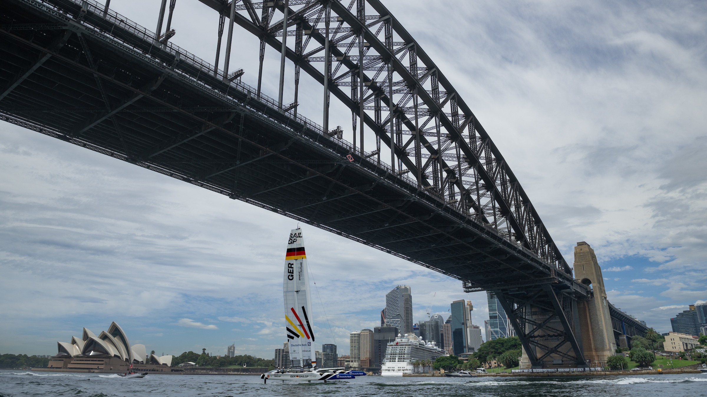 Season 4 // Germany F50 underneath Sydney Harbour bridge 