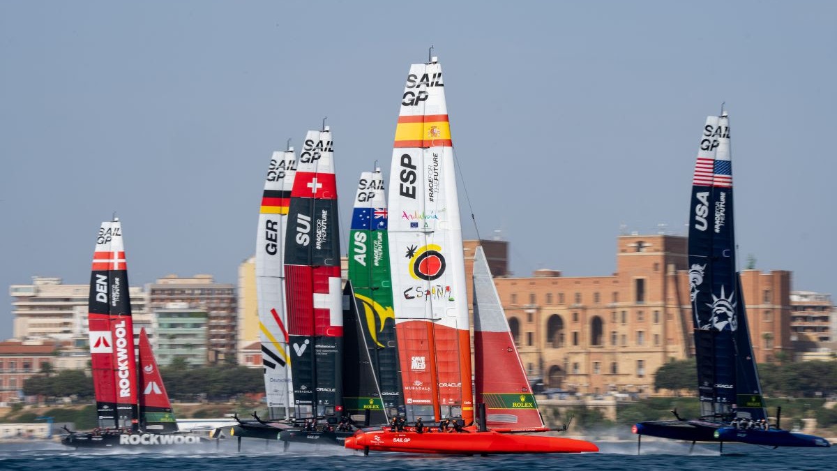 Season 4 // Spain leading the fleet in Taranto practice 