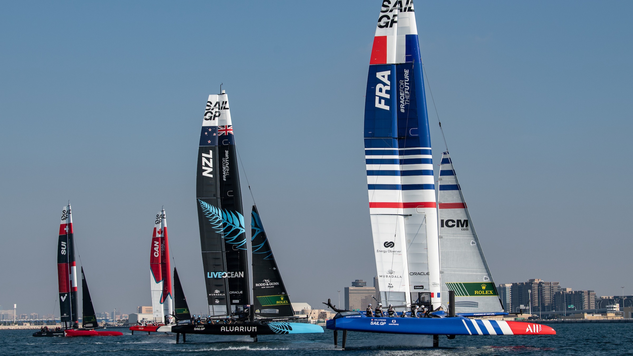 Season 4 // France leads the fleet on first day of racing in Dubai 