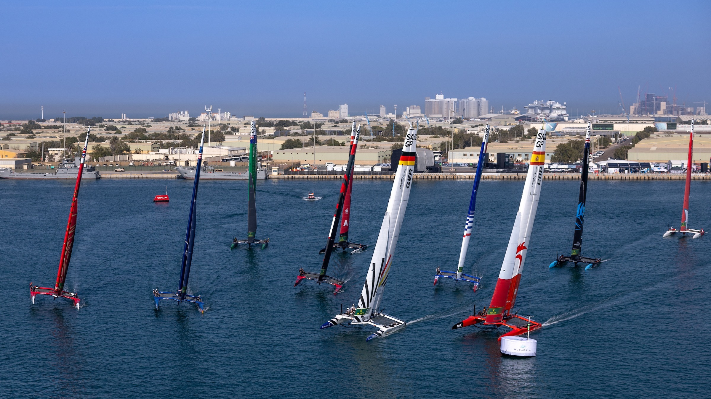 Season 4 // F50 fleet underway on first day of racing in Abu Dhabi