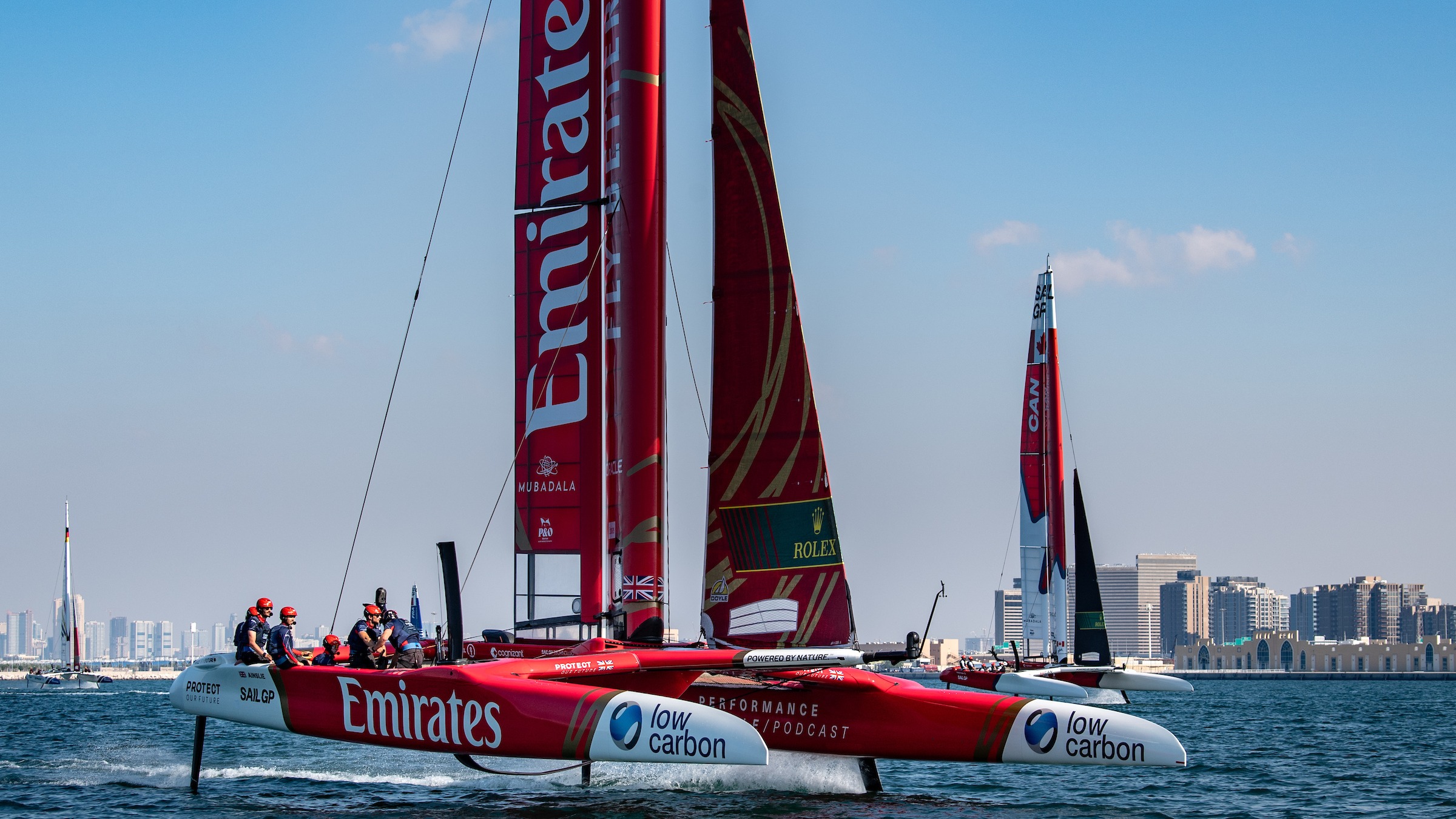 Season 4 // Giles Scott drives the Emirates GBR F50 in Dubai training 