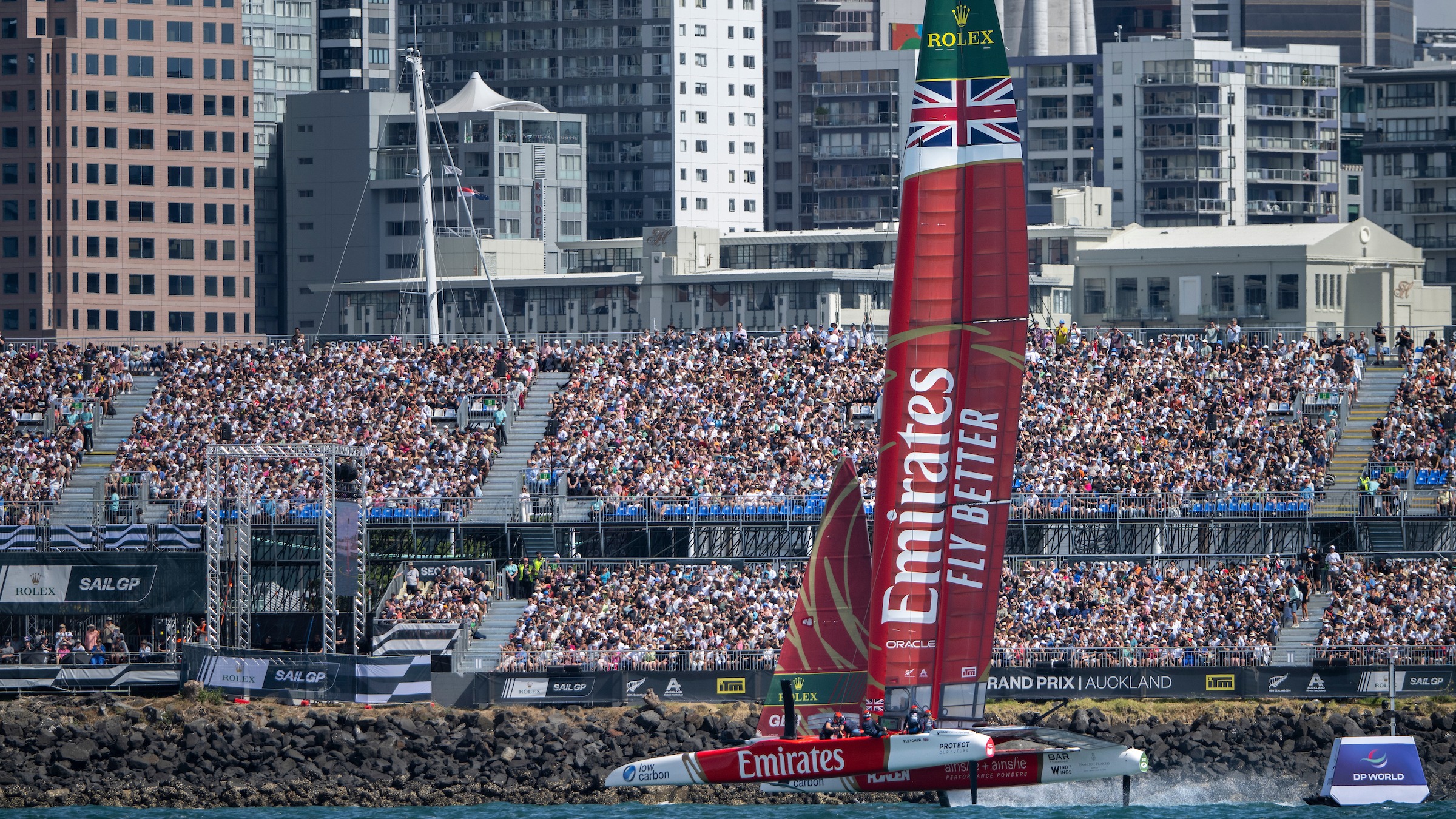 2025 Season // Emirates GBR with the Auckland fans 