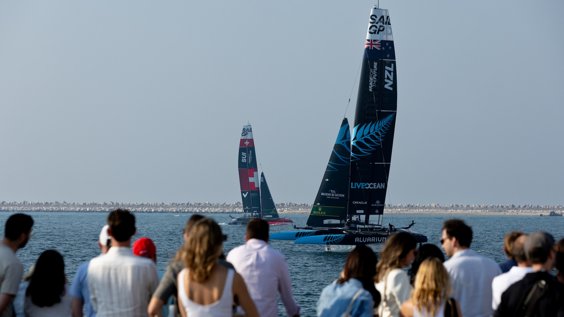 Season 4 // Dubai shoreline cheering on New Zealand on day one 