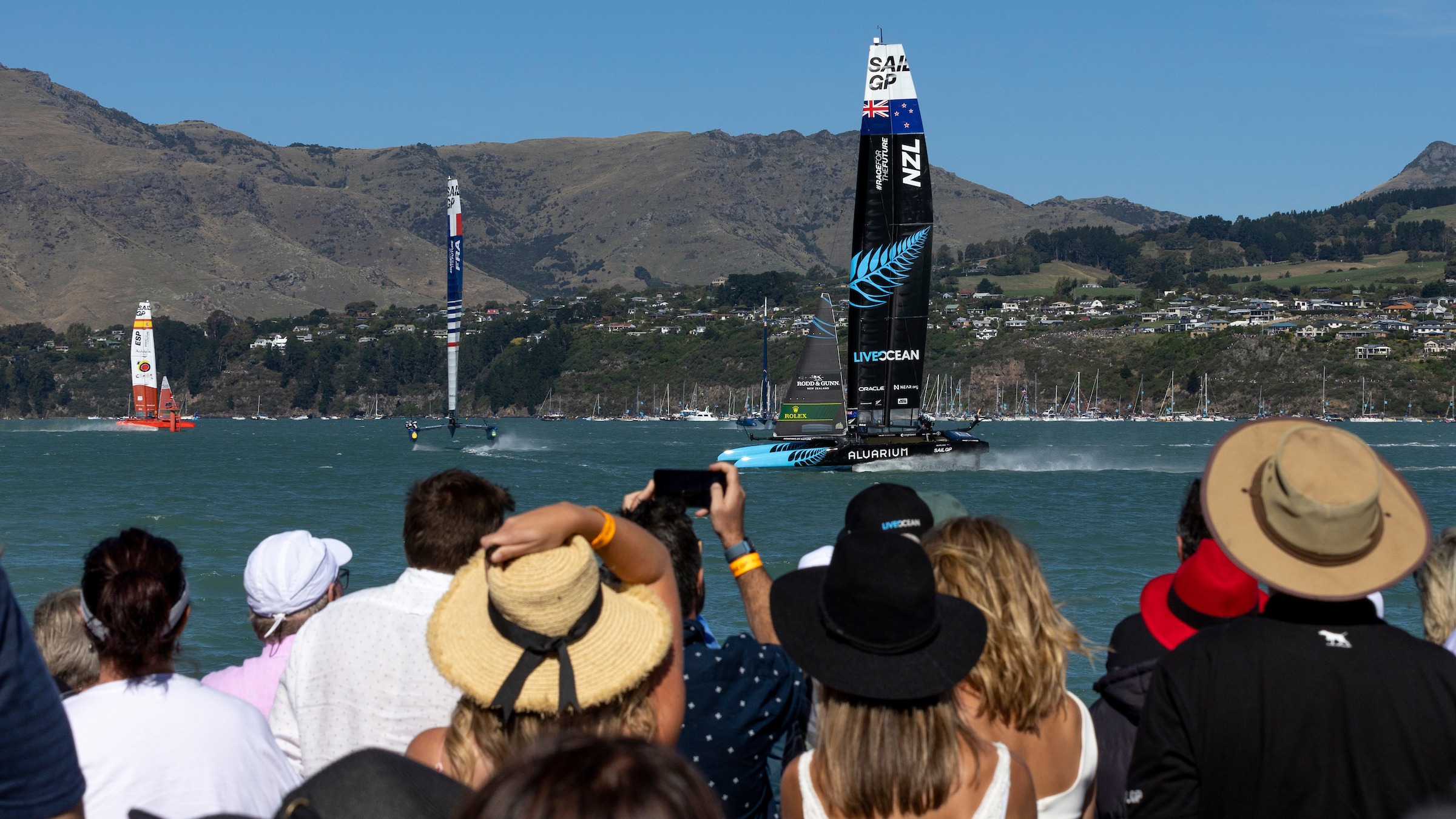 Season 3 // New Zealand Sail Grand Prix // Kiwi F50 with crowds on day one