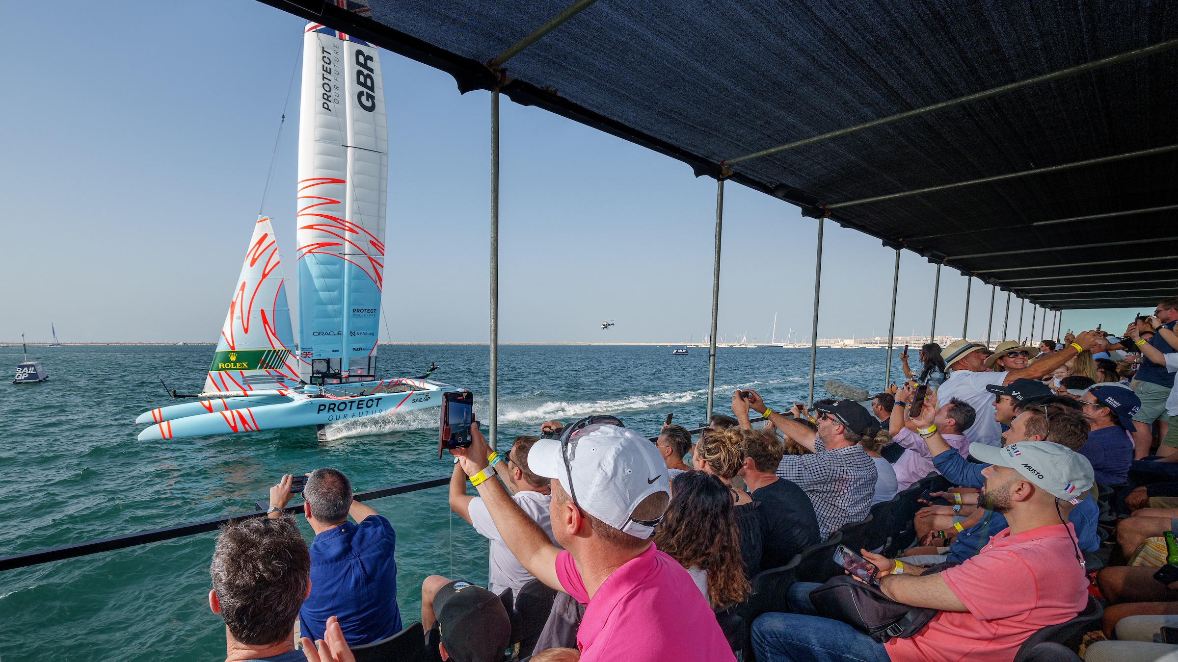 Season 3 // Dubai Sail Grand Prix // Spectators watch GBR